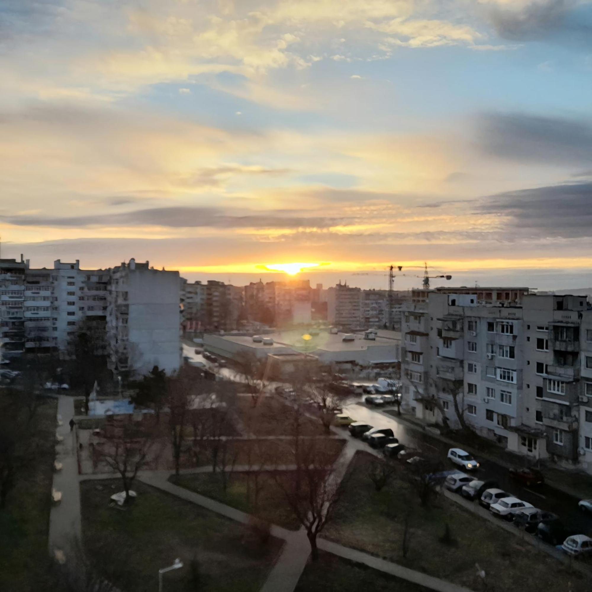 Cozy Apartment With Balcony On The Black Sea- Part Of The Family 'Vicki Apart Varna Esterno foto